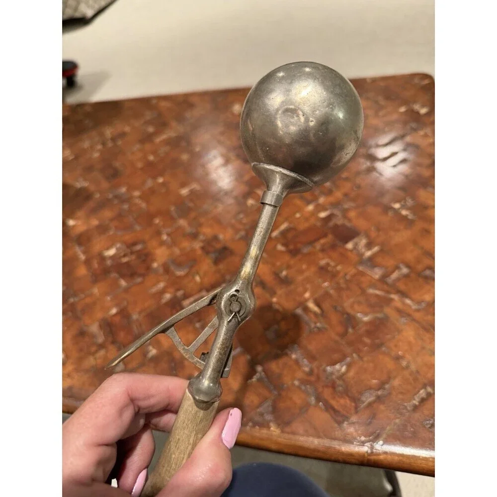 Gilchrist No. 31 Vintage Ice Cream Scoop w/ Wood Handle